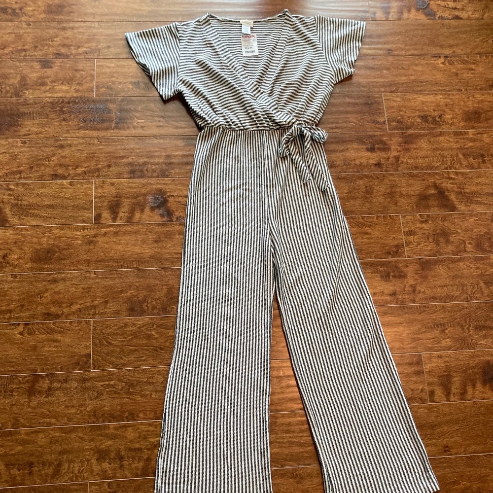 NWT Caution to the Wind Black and White Striped Jumper Sz LG